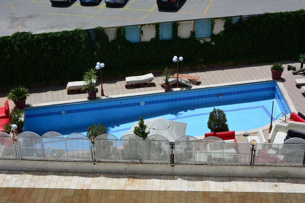 Rama Hotel 29/31