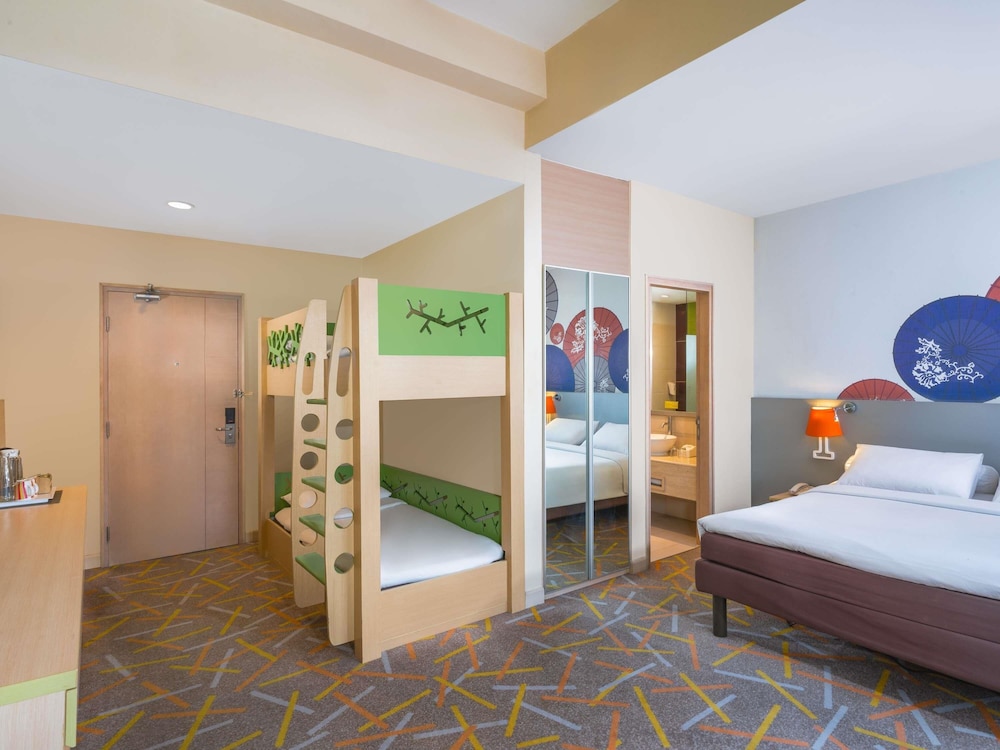 غرفة عائلية بسرير كينج وسرير بطابقين، Ibis Styles Malang 15/17