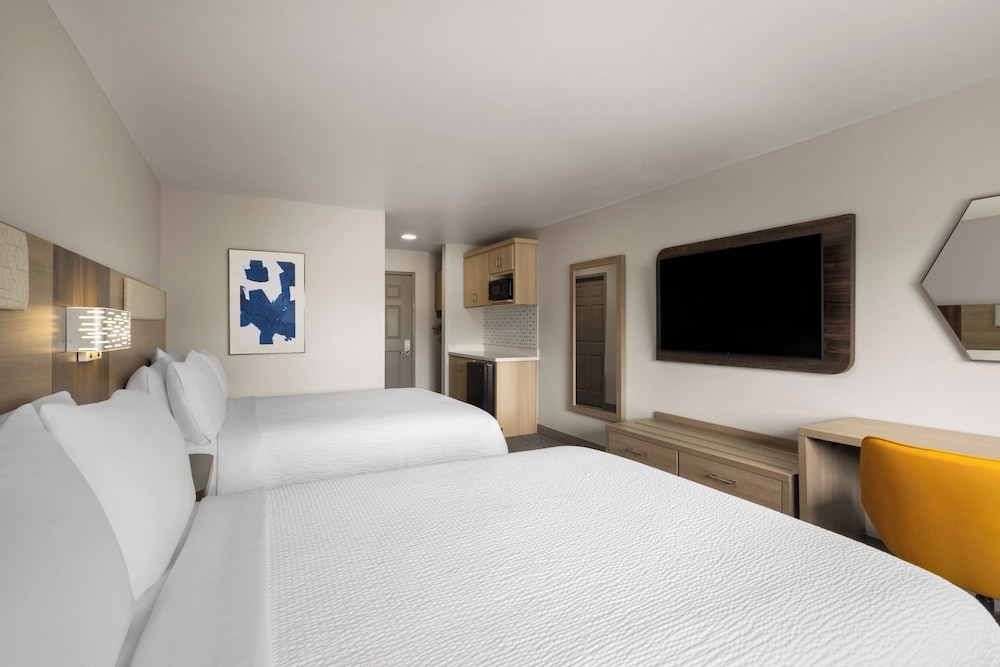 Standard, 2 Queen Beds