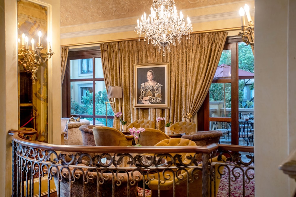 Palazzo Hotel At Montecasino 43/69