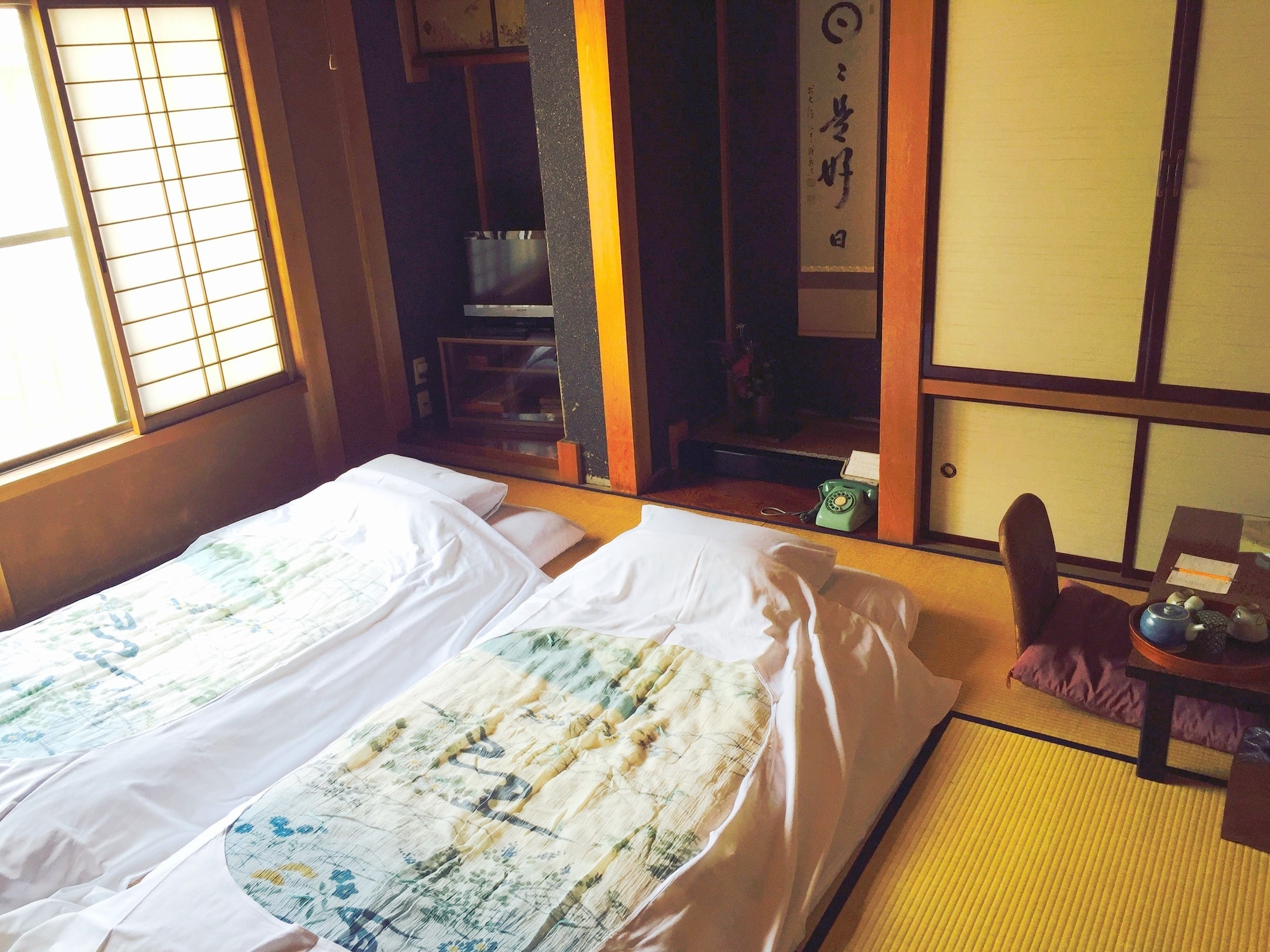 JAPANESE, PRIVATE BATHROOM, SMOKING