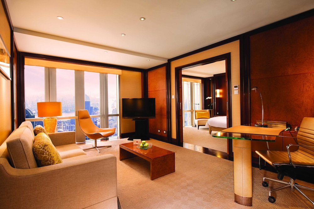 GRAND HYATT SHANGHAI 40/69