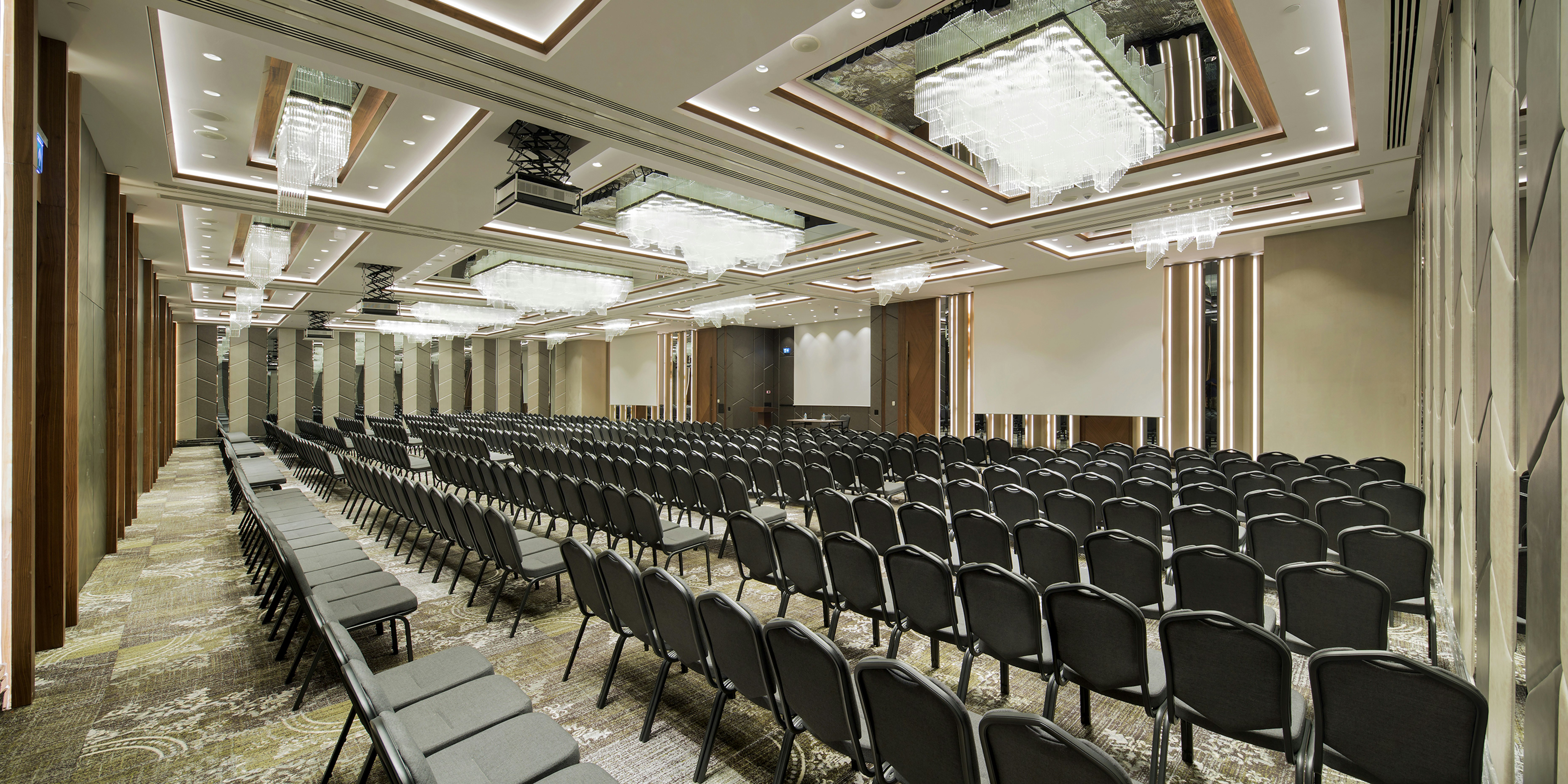 Doubletree By Hilton Istanbul Piyalepasa 68/82