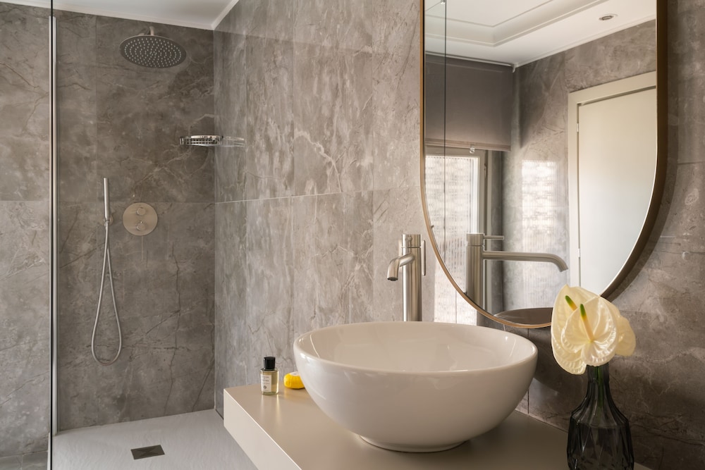 SUITE, PANTHEON VIEW, ANNEX