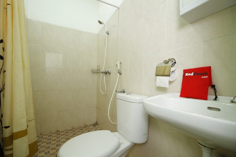 Reddoorz Plus Near Plaza Indonesia 25/26