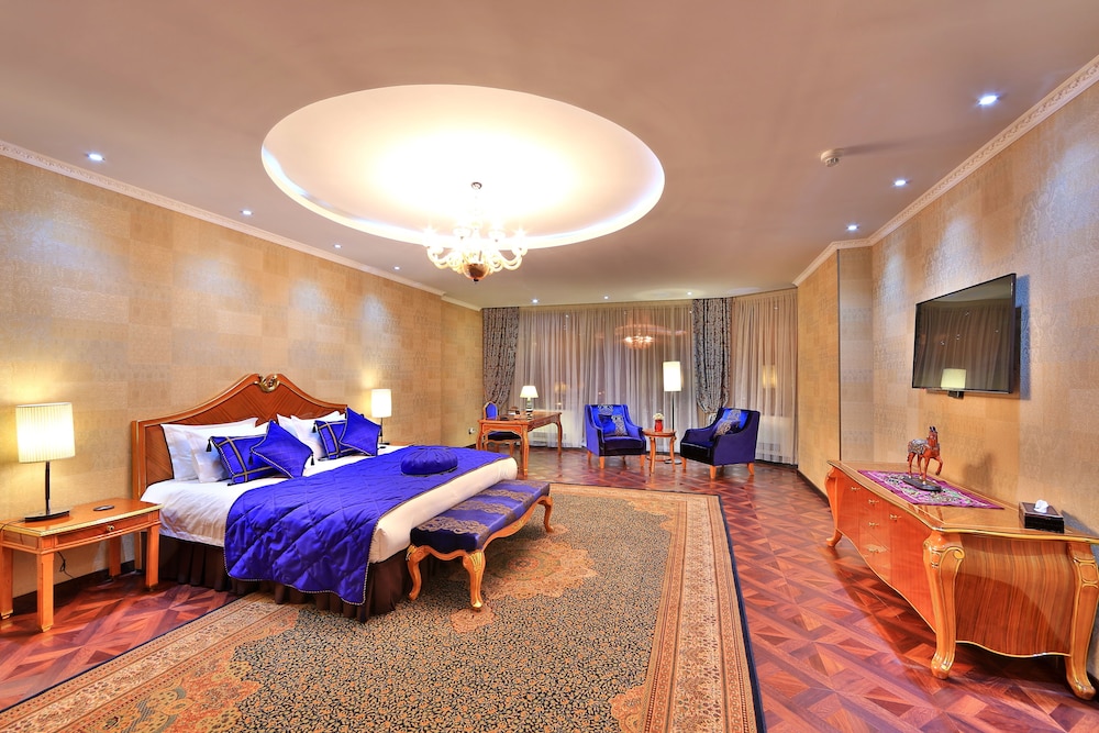 Damas International Hotel 41/48
