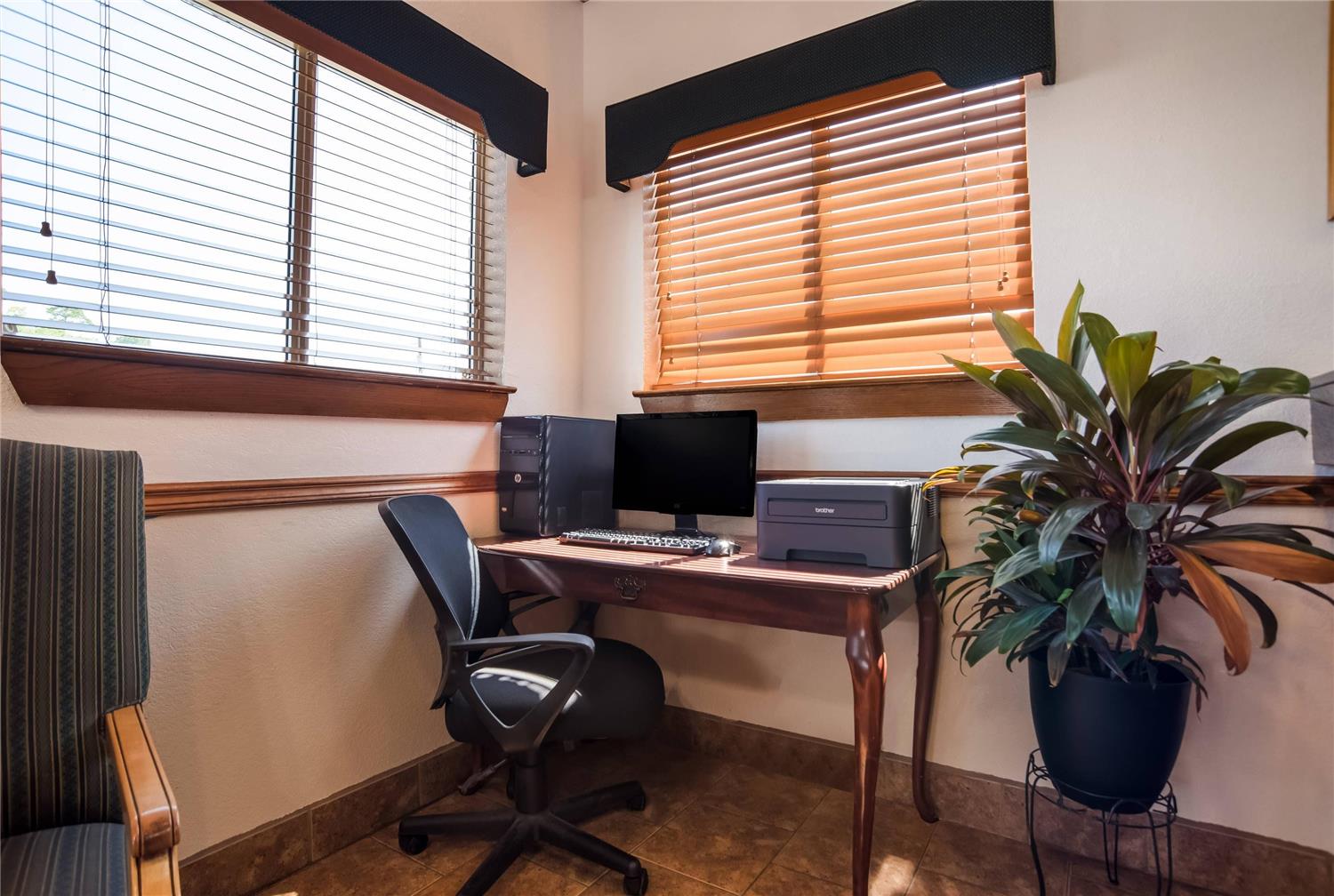 Suburban Studios Biloxi North Area 35/45