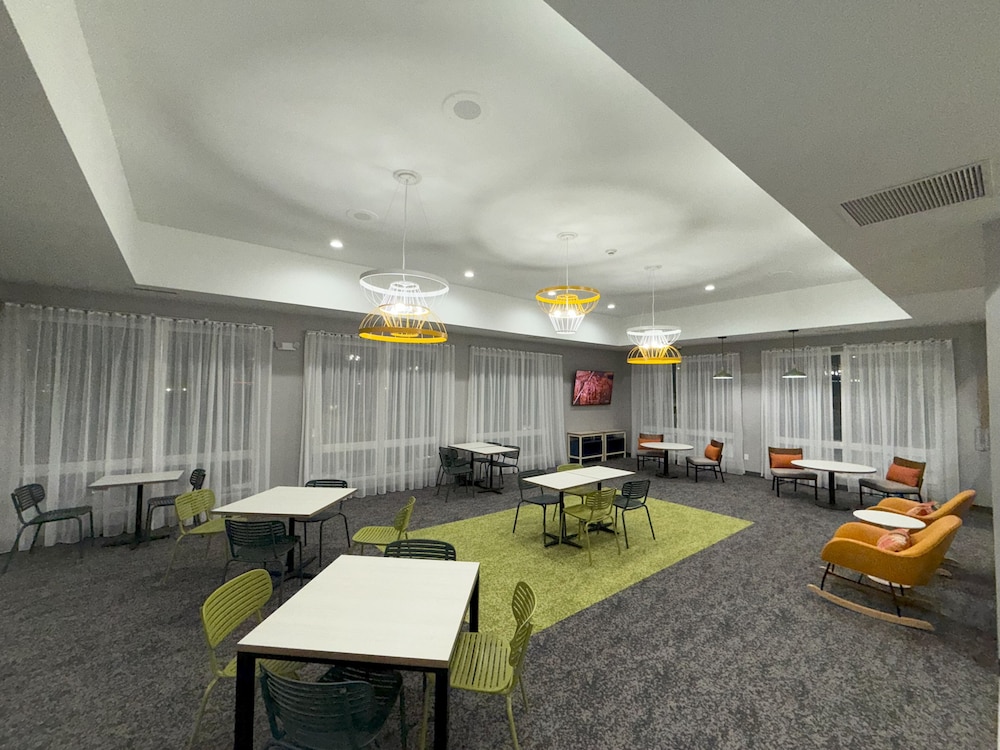 Spark by Hilton Hamburg 30/50