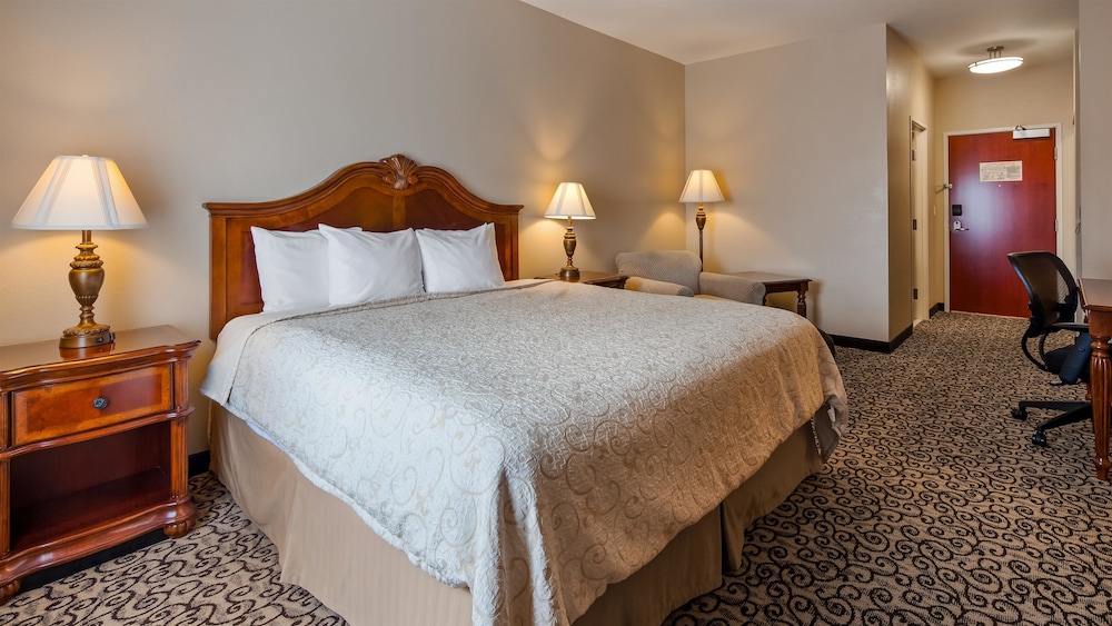 Best Western Plus Fossil Country Inn & Suites 6/32