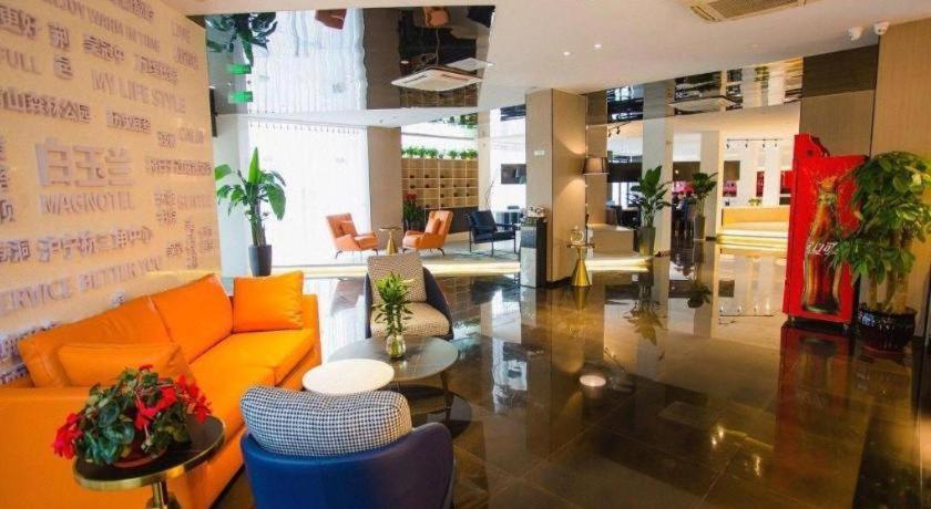 Magnolia Hotel (Yixing bus station store) 44/64