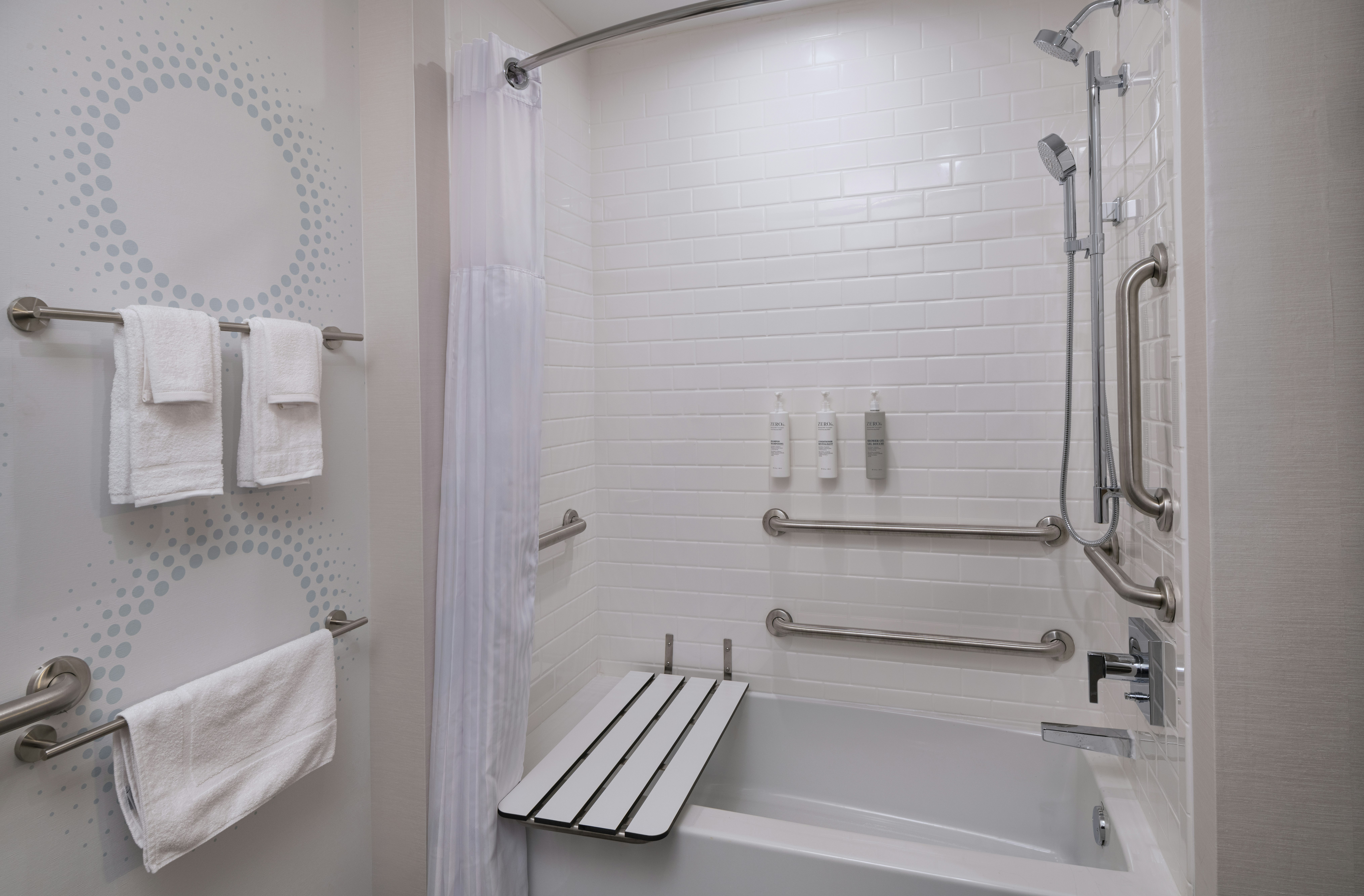 ROOM, KING BED, ACCESSIBLE