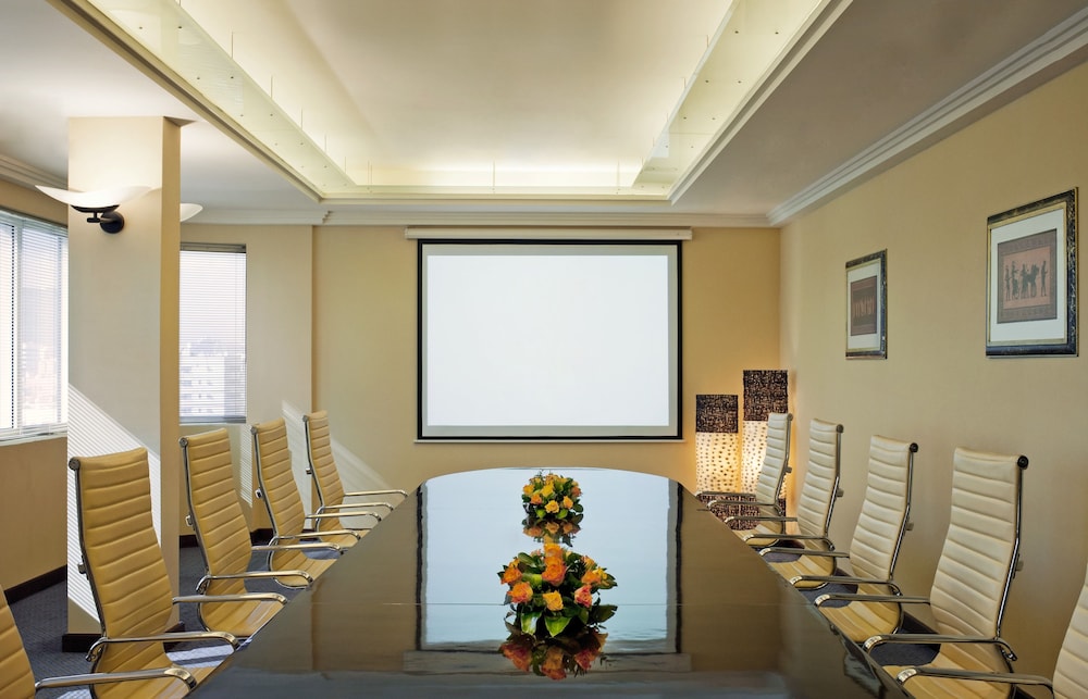 Sunday Suites Excelsior Hotel Deira (formerly Sheraton Deira) 63/70