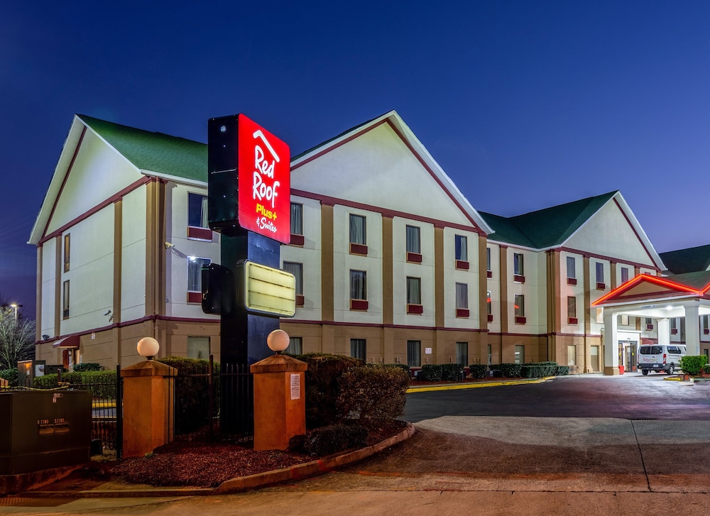 Red Roof PLUS & Suites Atlanta Airport South in ATLANTA - GA