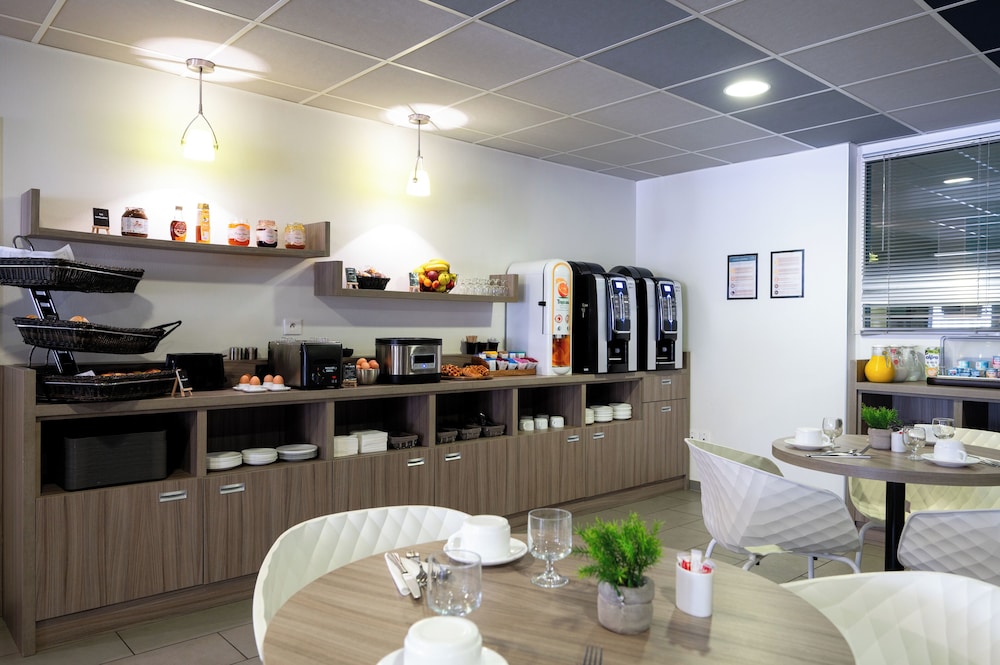 Nemea Appart Hotel Quai Victor Tours Centre 64/73