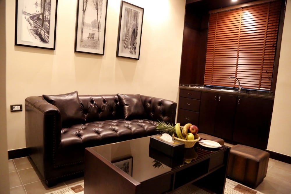 RUM HOTELS - AL WALEED 41/66