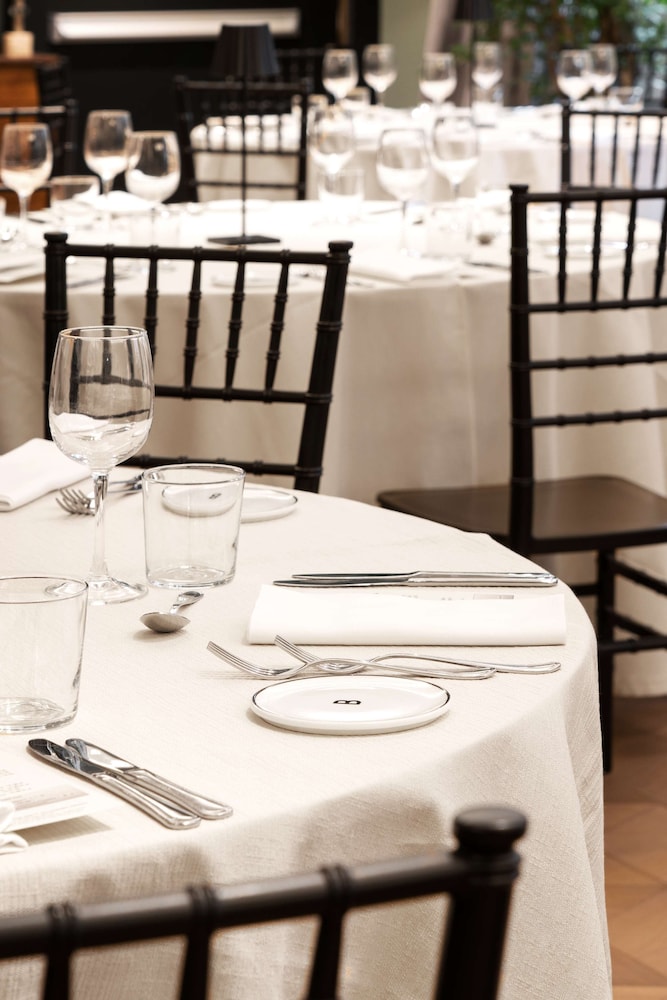 Radisson Collection Hotel, Palazzo Touring Club Milan 53/73