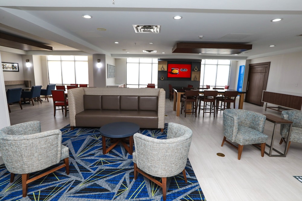 Holiday Inn Express Hillsboro I-35 45/69