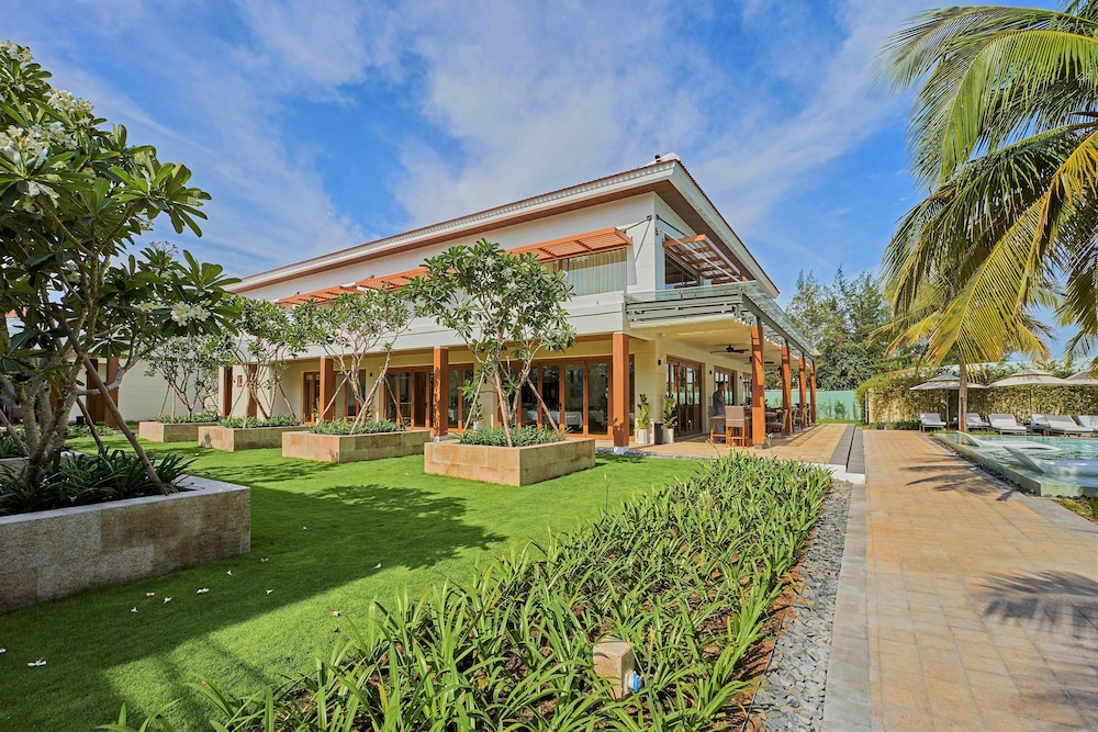 S - Ocean Luxury Villas Danang 39/50