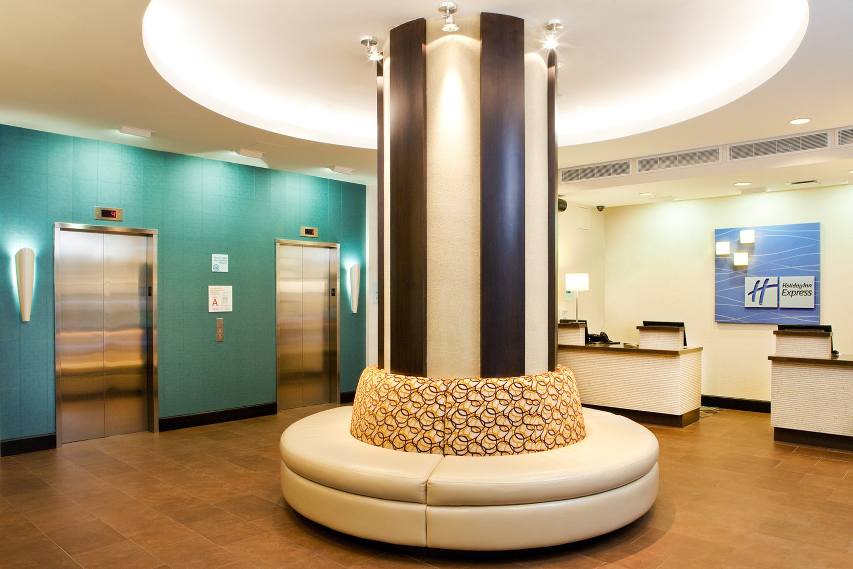 Holiday Inn Express Manhattan Times Square South 15/19