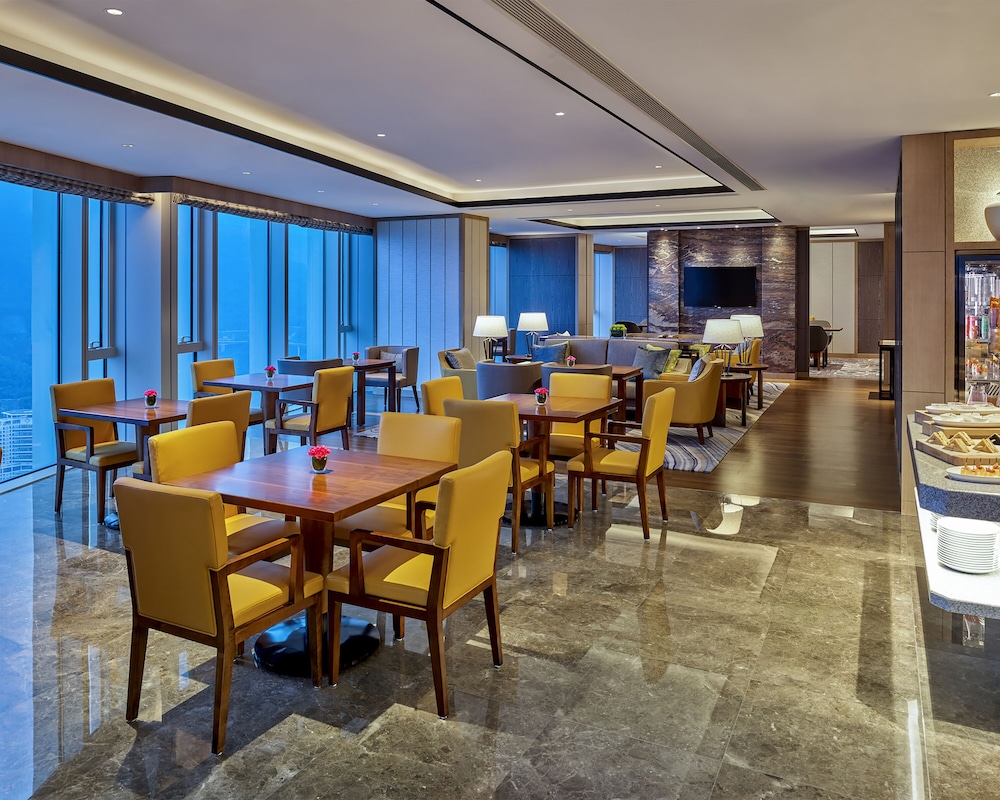 Hyatt Regency Shenzhen Yantian 55/68