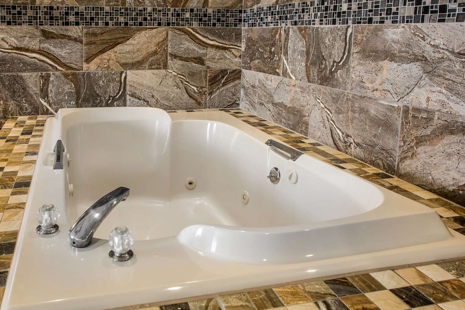 Quality Inn And Suites West Bend 17/17