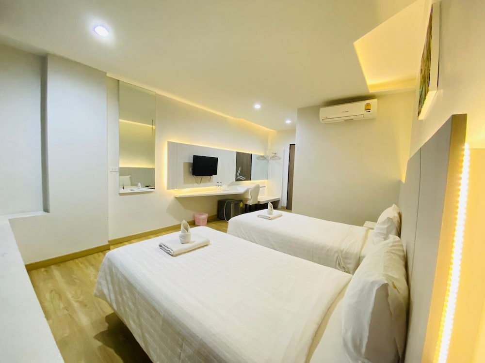 Luxsna Residence 10/63