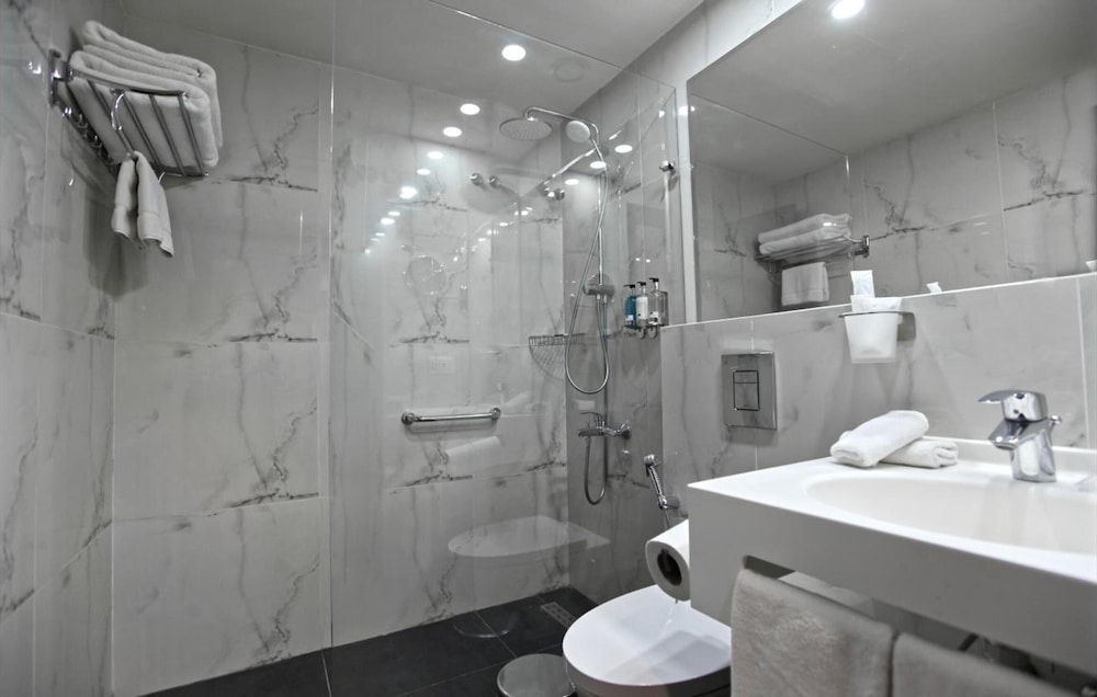 Oaks Beirut 33/33