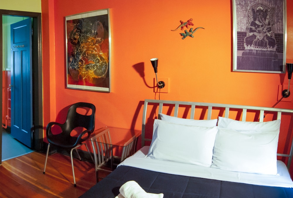 Ocean Island Inn Backpackers Suites Hostel 22/79