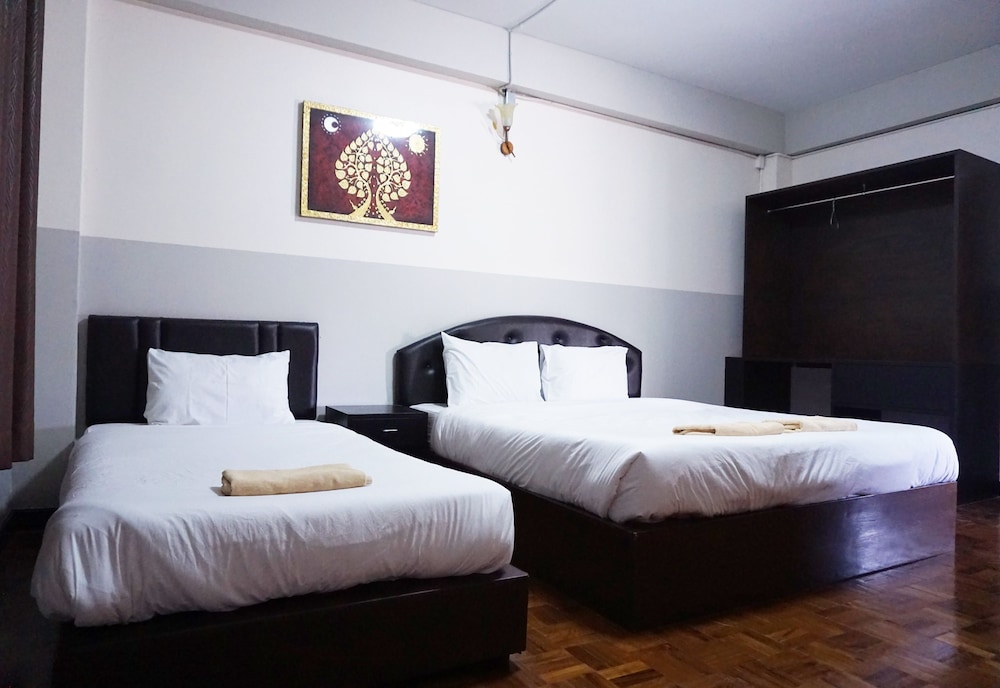 Puangpech Hotel 10/27