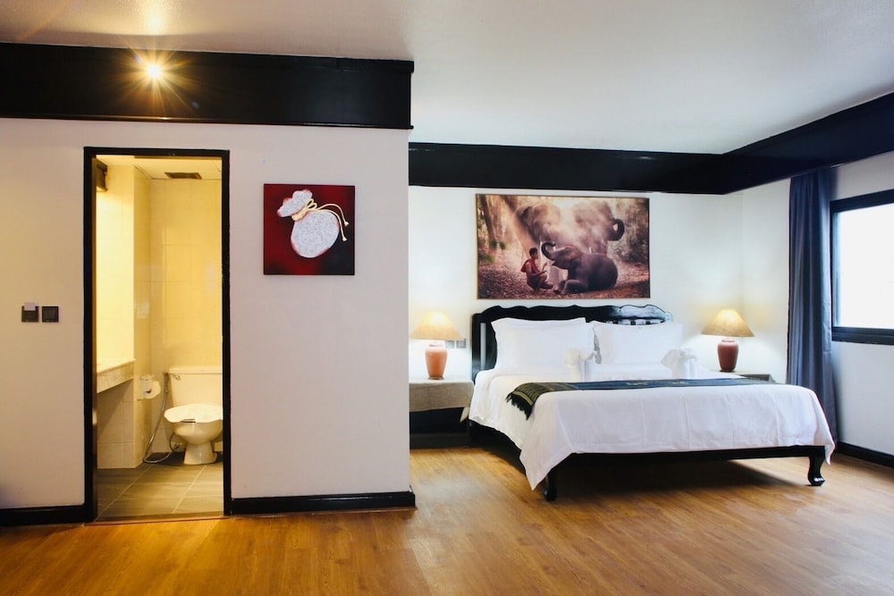 Tapae Place Hotel 13/39