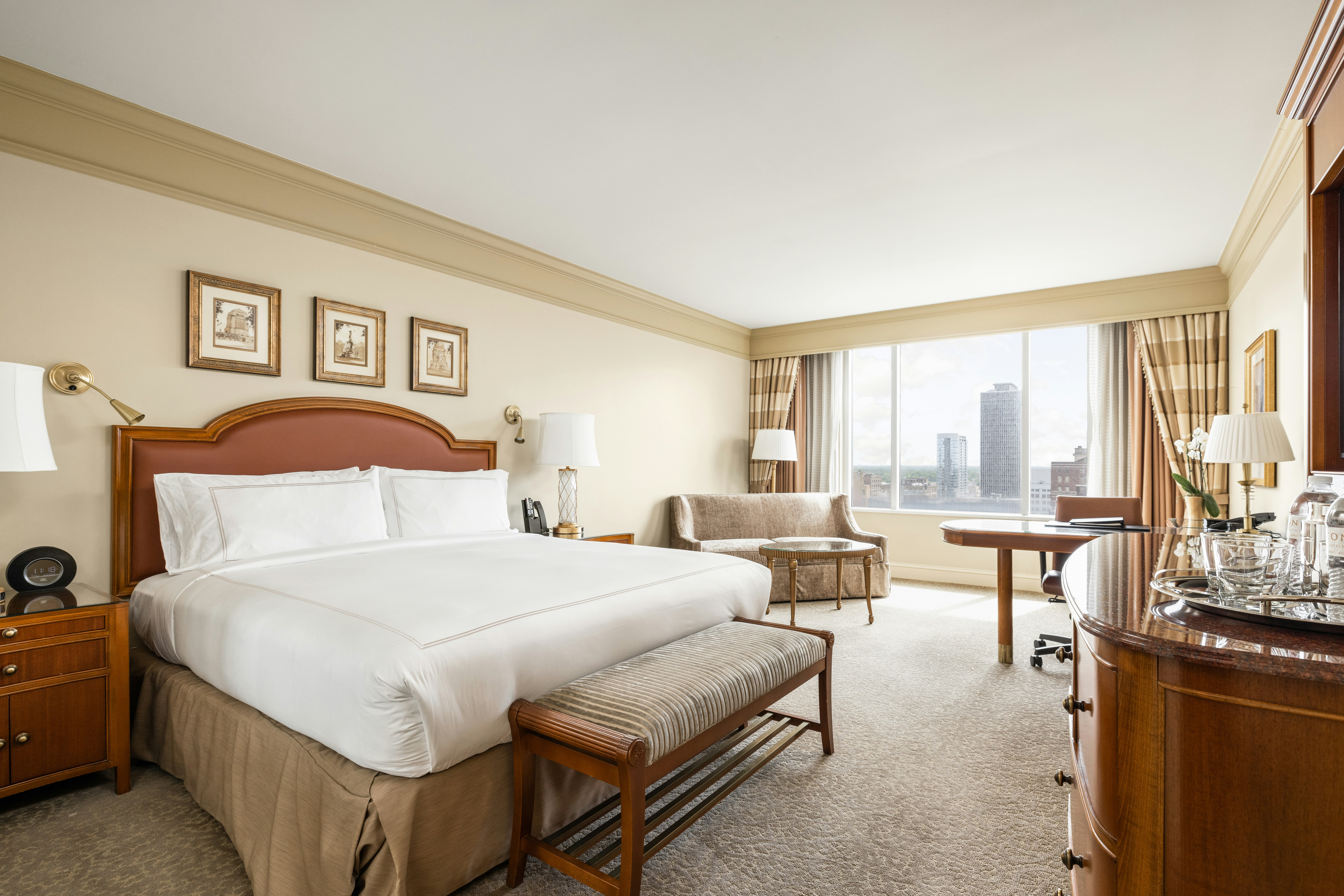 SUPERIOR, KING BED