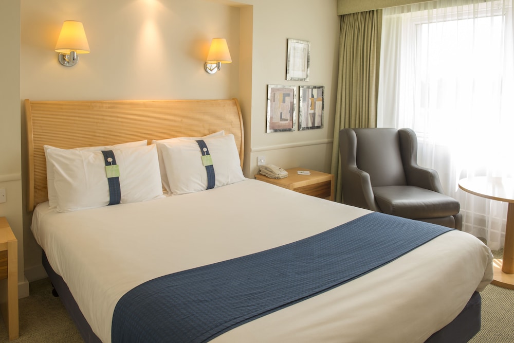 HOLIDAY INN CARDIFF CITY CENTRE 21/64