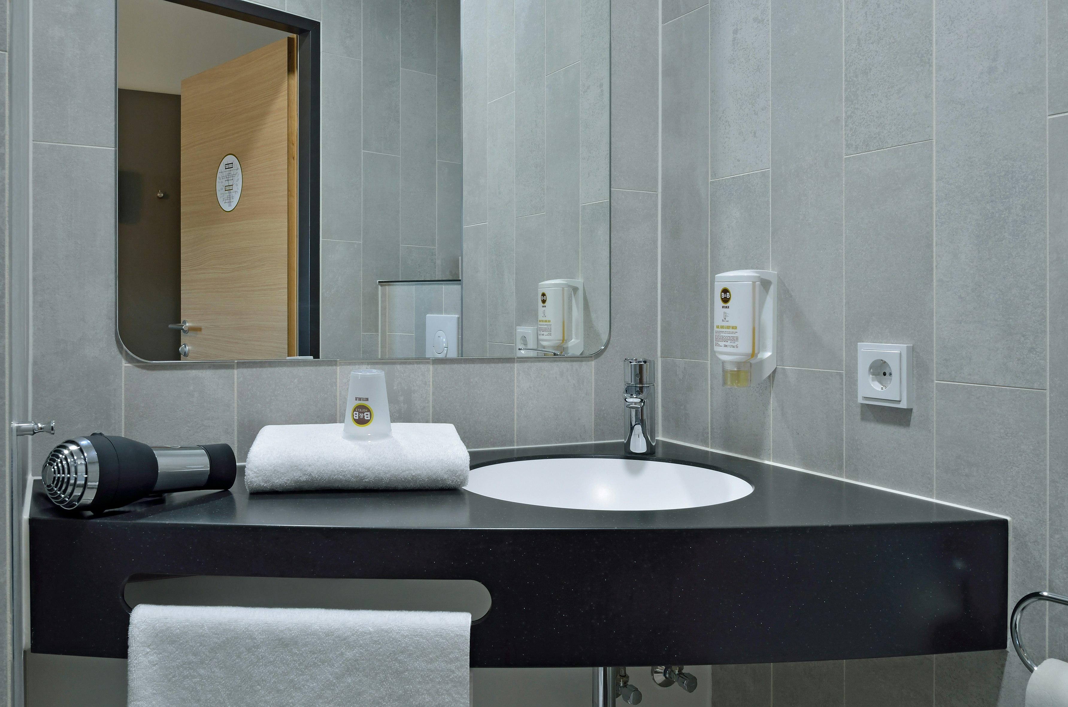 B&B Hotel Dusseldorf Hbf 11/11