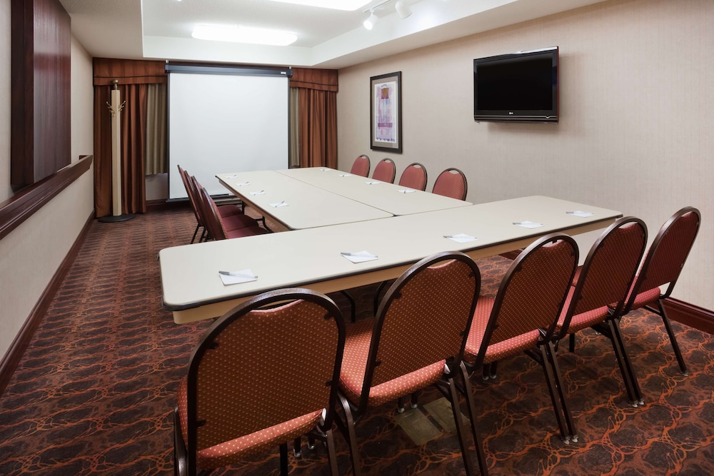 Hampton Inn Fairmont 43/54