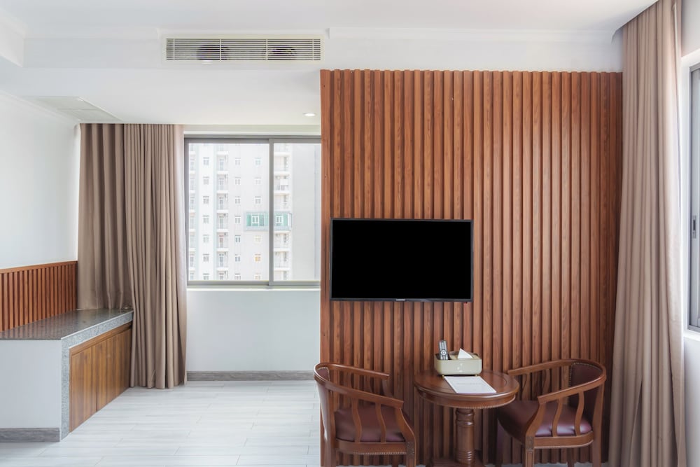 The Onra Hotel 35/41