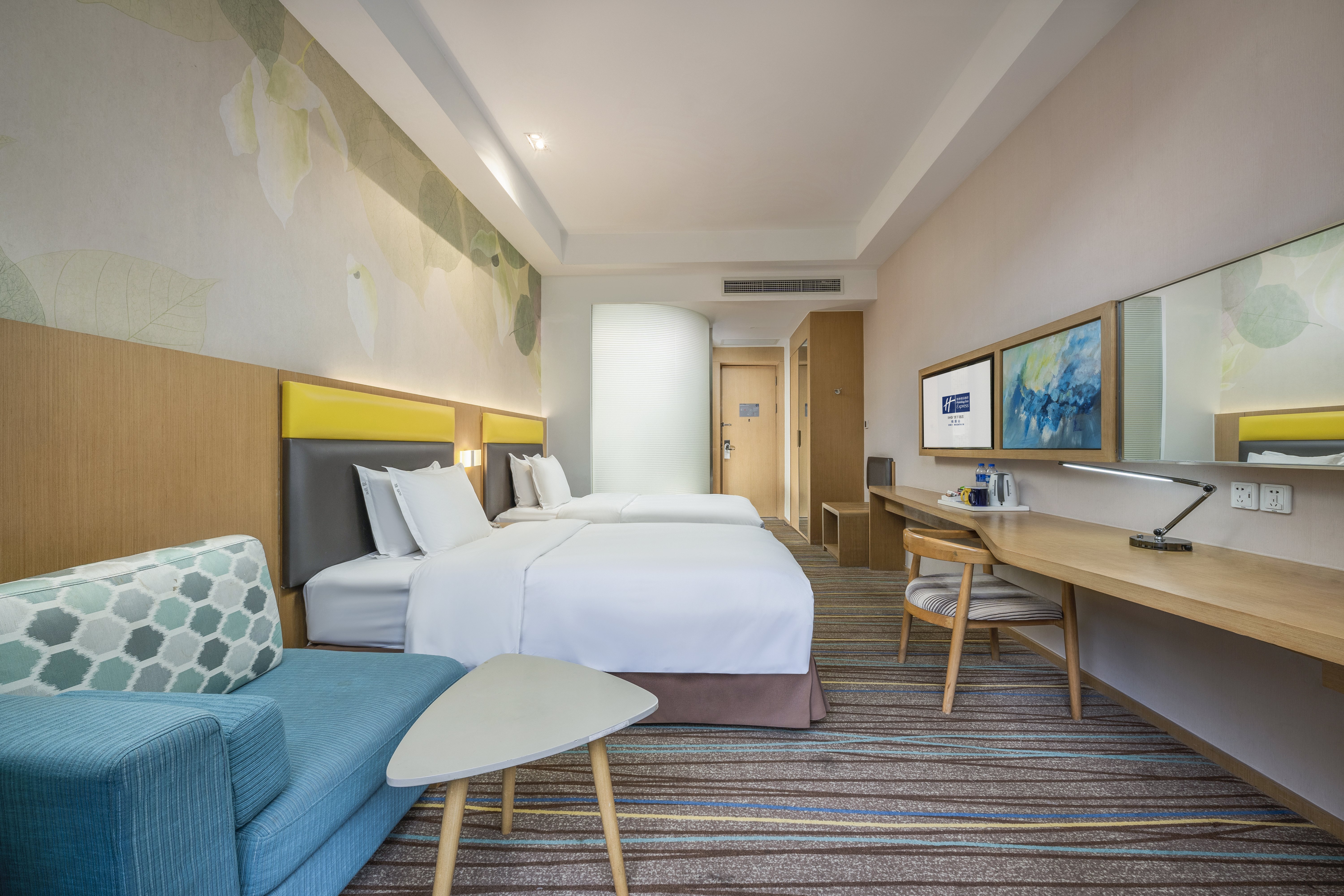 HOLIDAY INN EXPRESS EMEI MOUNTAIN 25/69