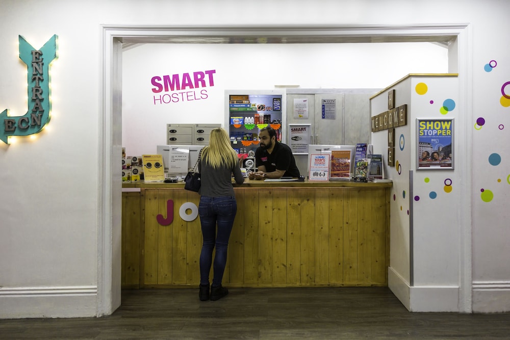 Smart Russell Square Hostel 10/66