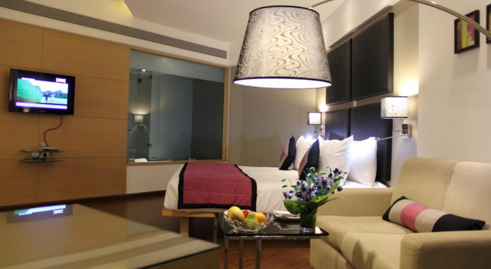 Lobby at Ramada by Wyndham Navi Mumbai, NAVI MUMBAI