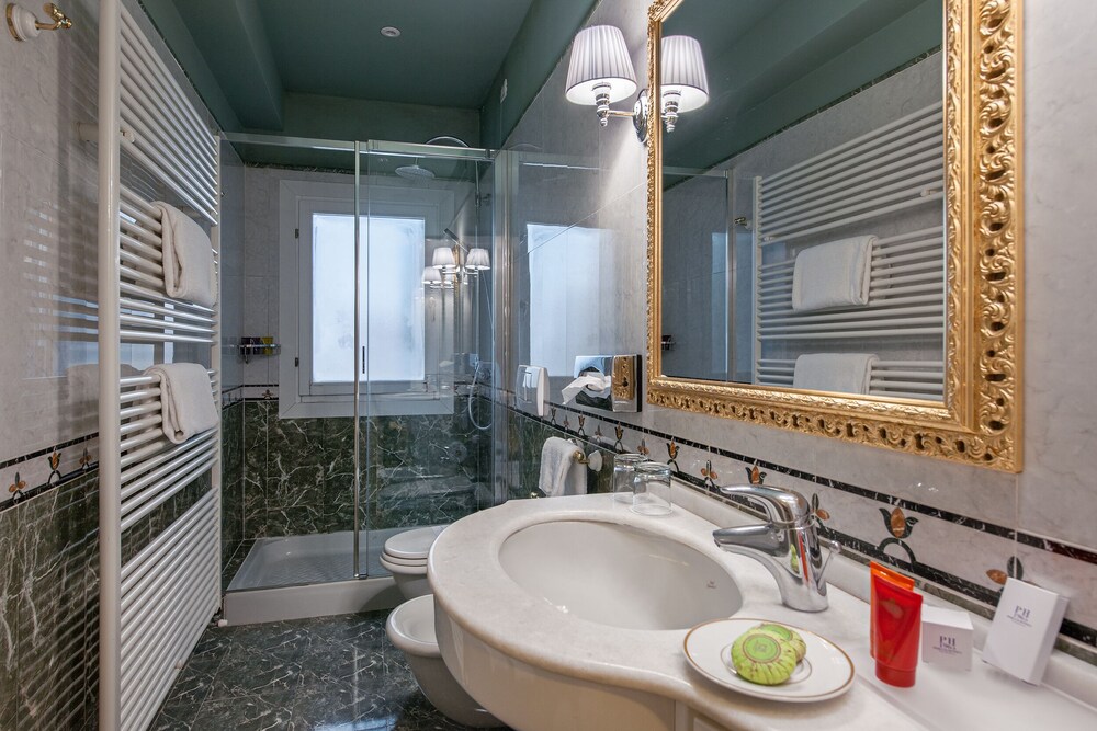 Hotel Al Ponte Antico 46/48