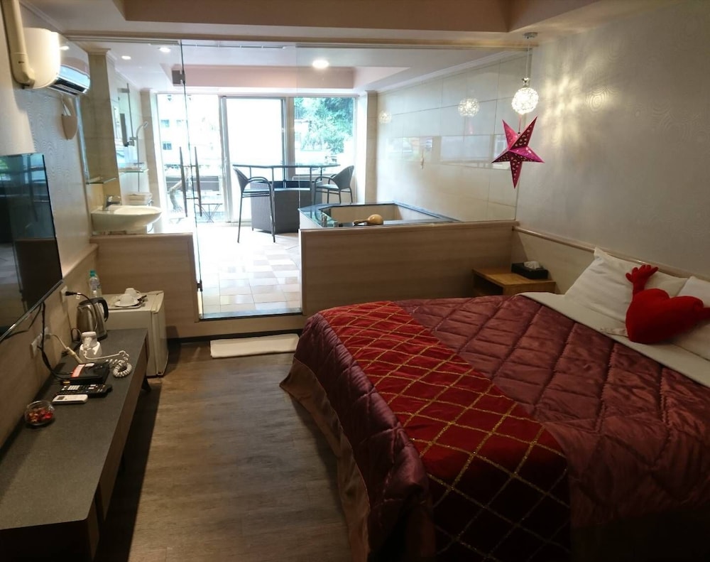 Wulai shuan Hot Spring House 7/20