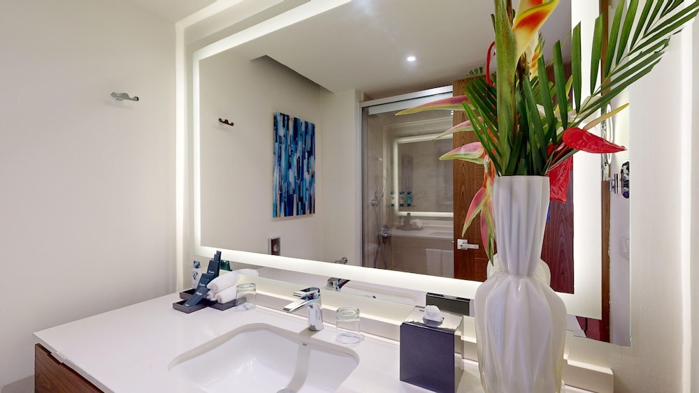 1 Bedroom, Diamond Club, Presidential, Luxury, Suite, King Bed, Ocean View, Sofa، Royalton Grenada, an Autograph Collection All-Inclusive Resort 8/8