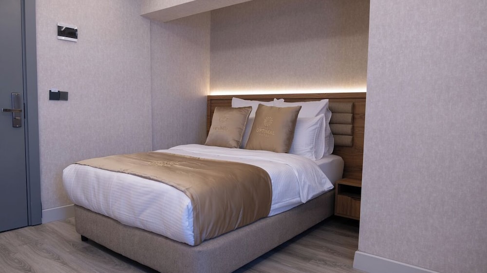 Gold 3 City Hotel 12/64