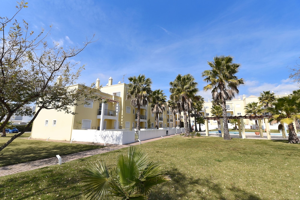 Praia Da Lota Resort Apartments 6/85