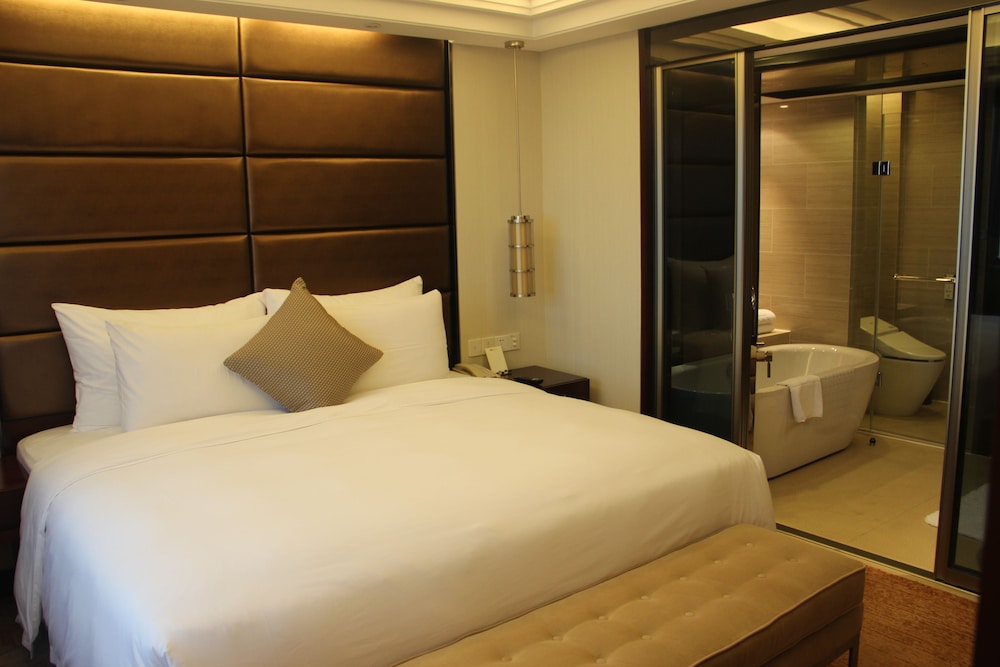 Guangdong Hotel Shanghai 11/38