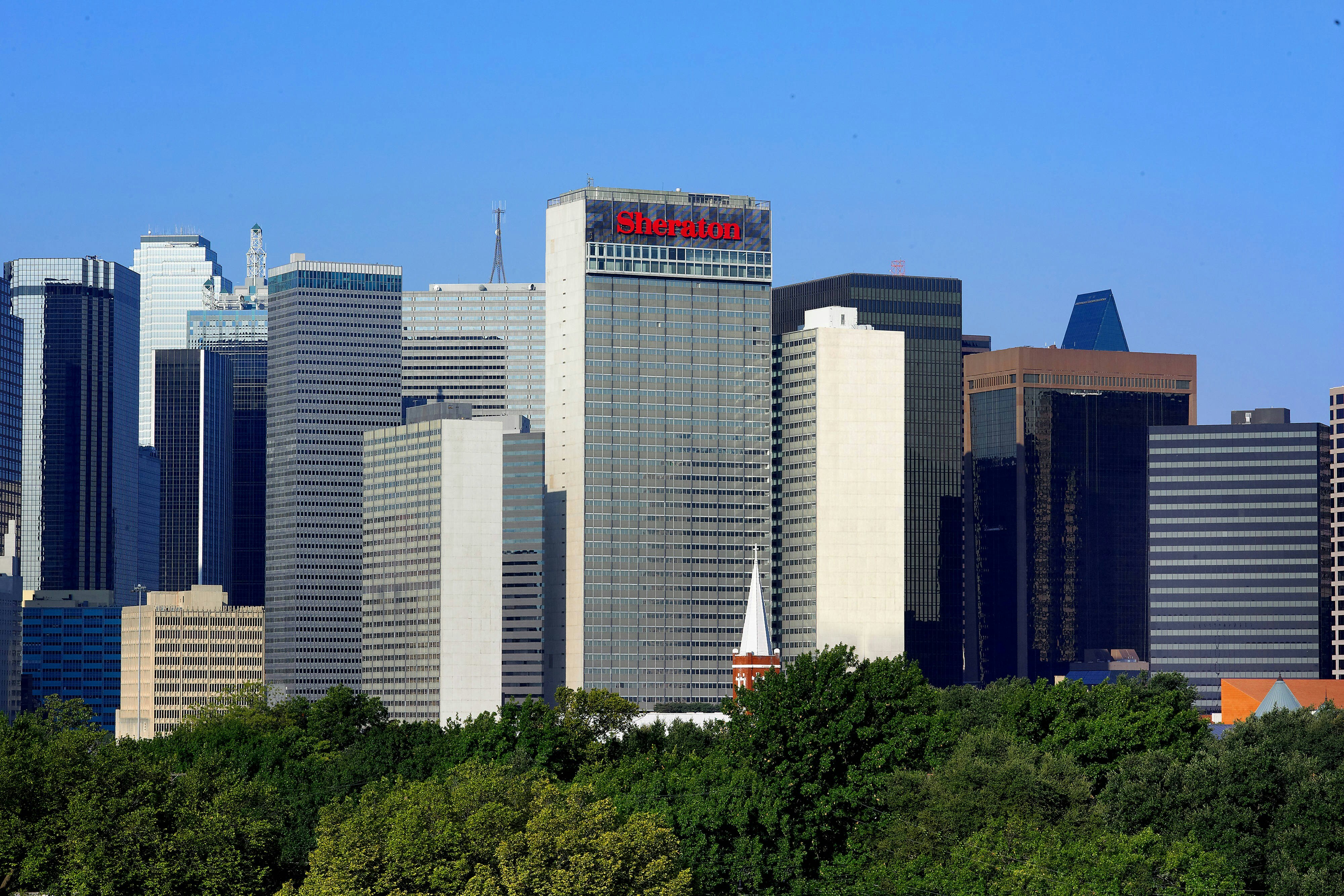 Sheraton Dallas Hotel 68/70