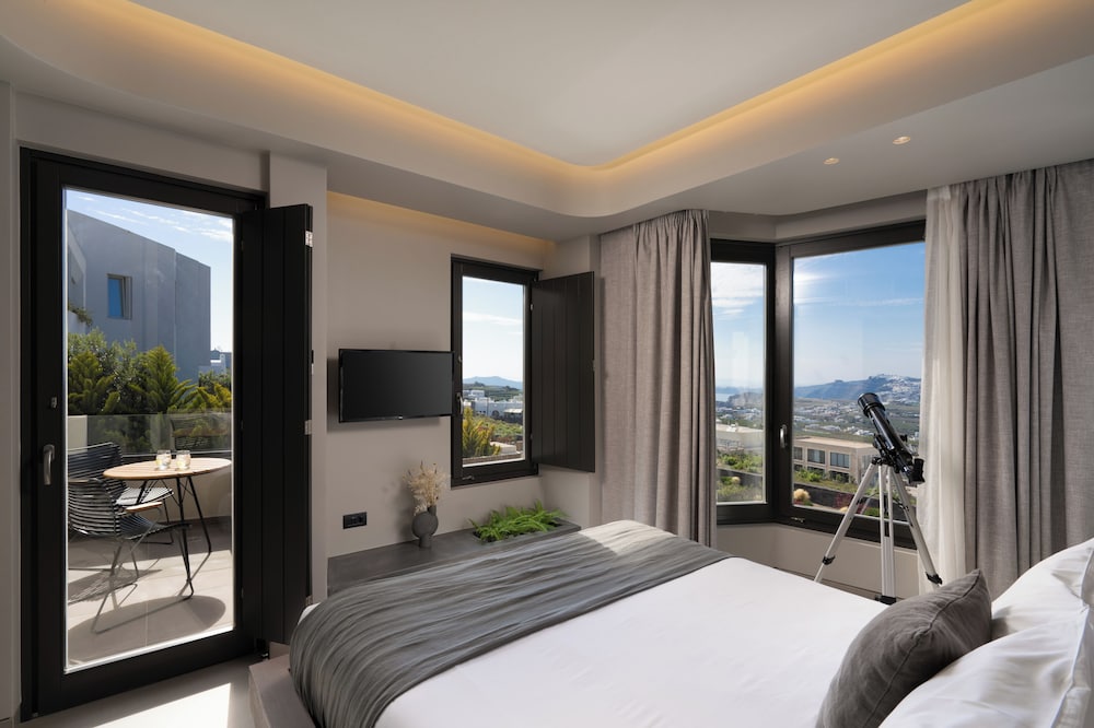 Honeymoon, Suite, Queen Bed, Sea View, Outdoor Jetted Tub