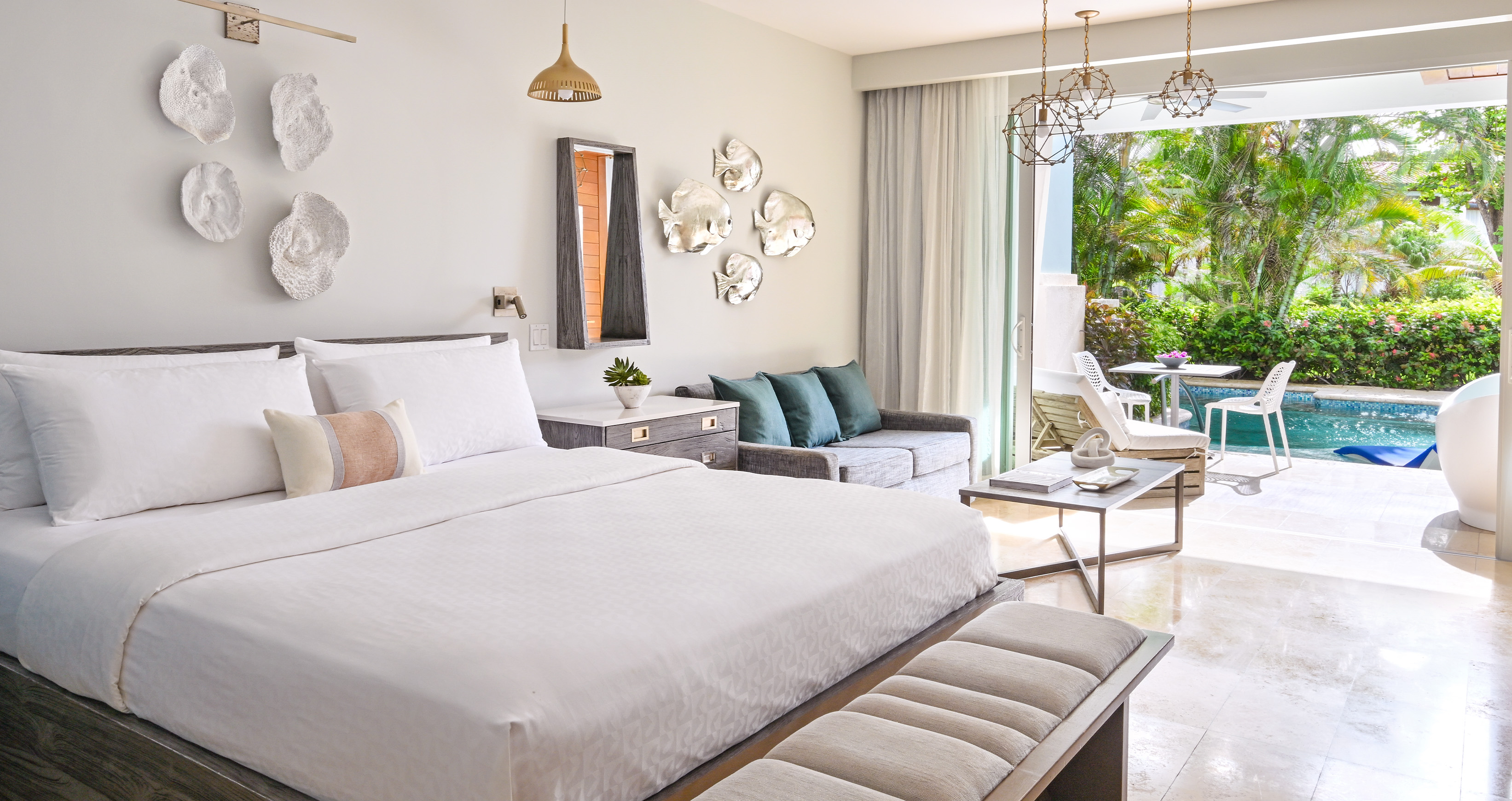 Swim Up, Suite, Sea Side, Patio, Bathtub, Club Floor