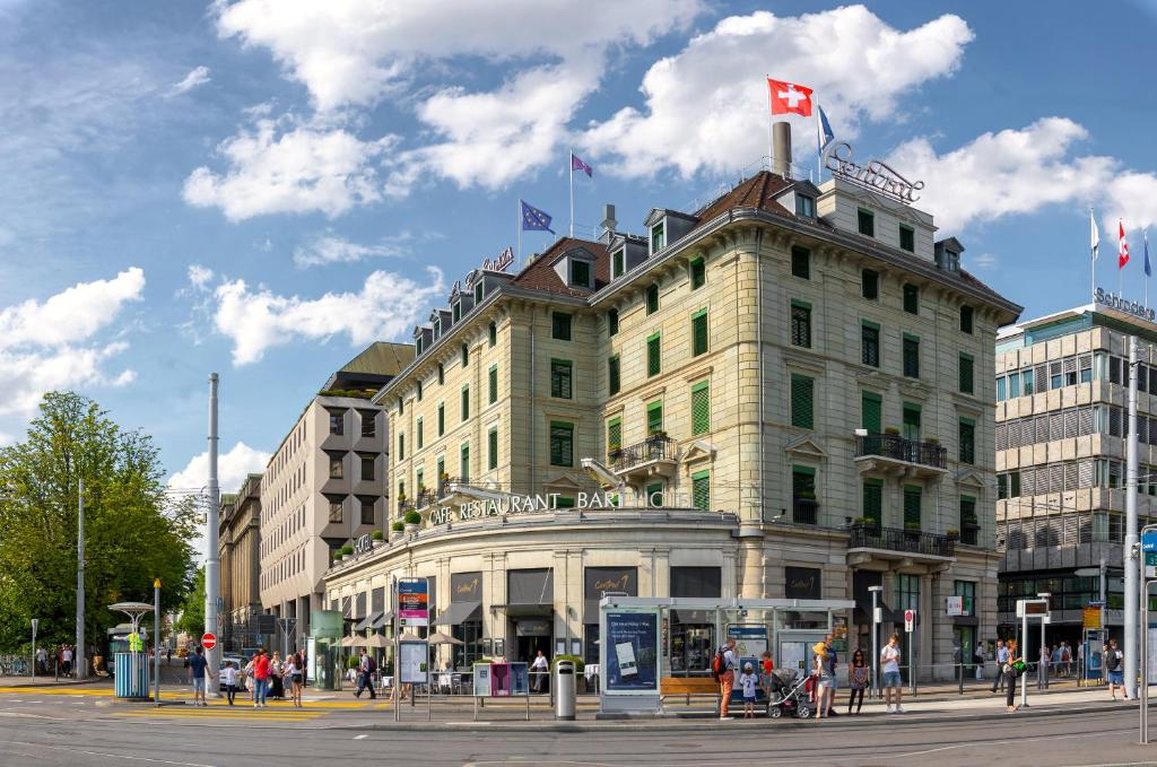 Central Plaza Hotel 4/81