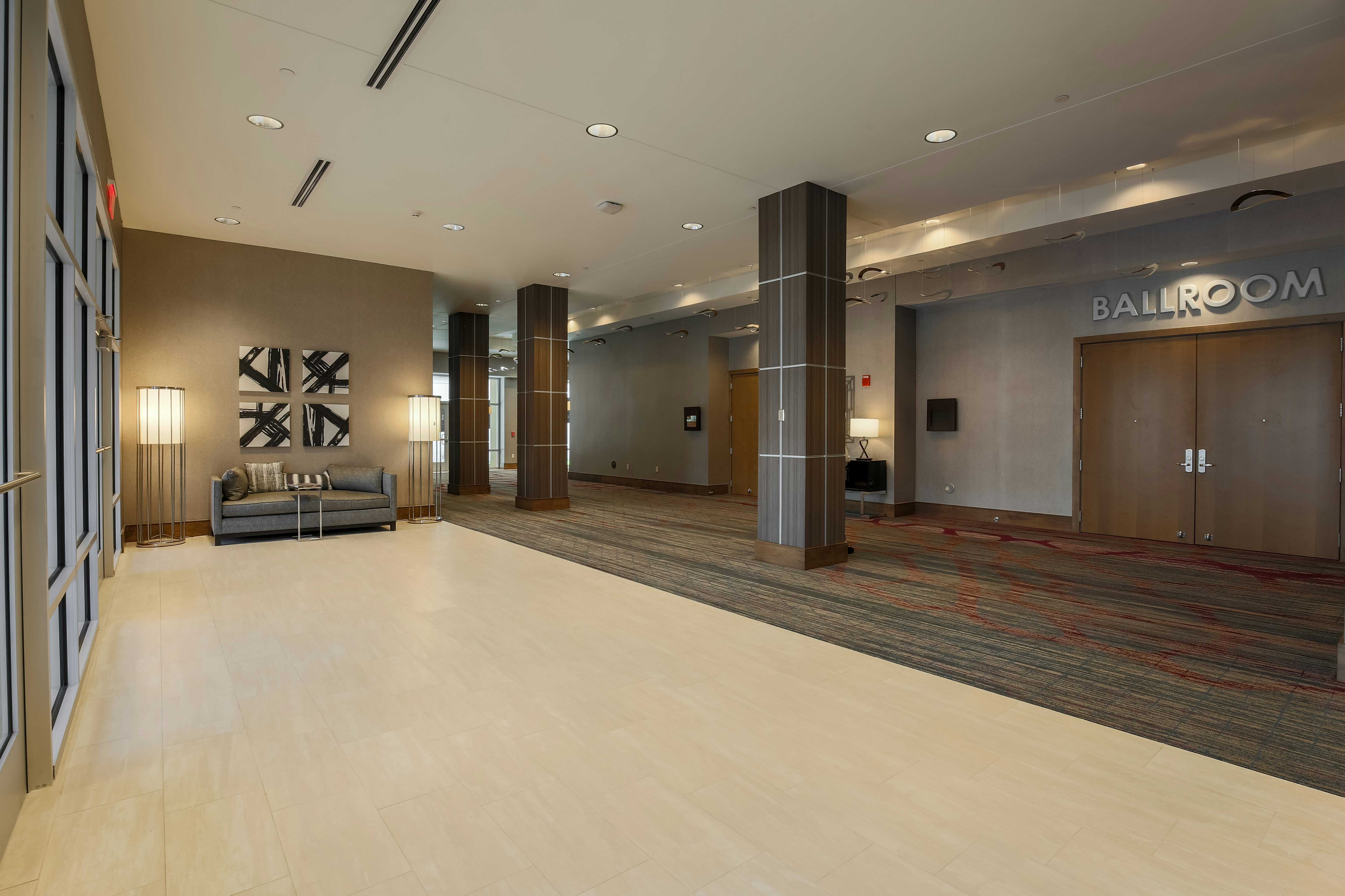 DOUBLETREE BY HILTON EVANSVILLE 72/74