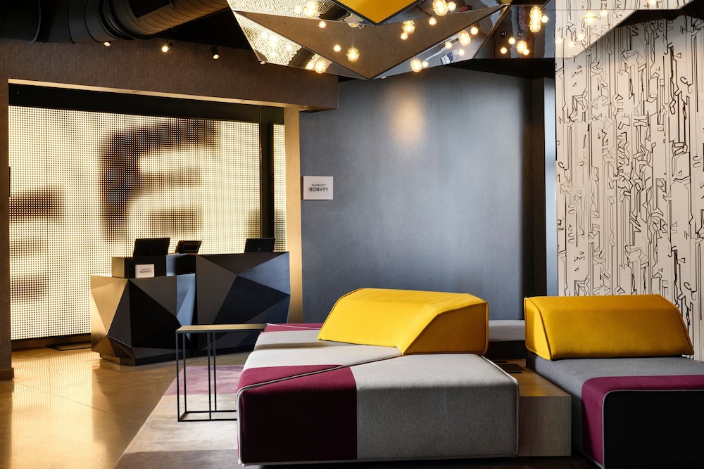 Aloft Knoxville West 47/59